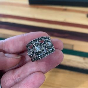 Pretty vtg cocktail ring